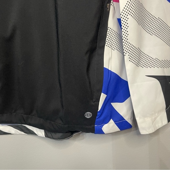 Adidas Black Jacket XL OWN THE RUN SEASONAL JACKET
BLACK - Picture 8 of 12